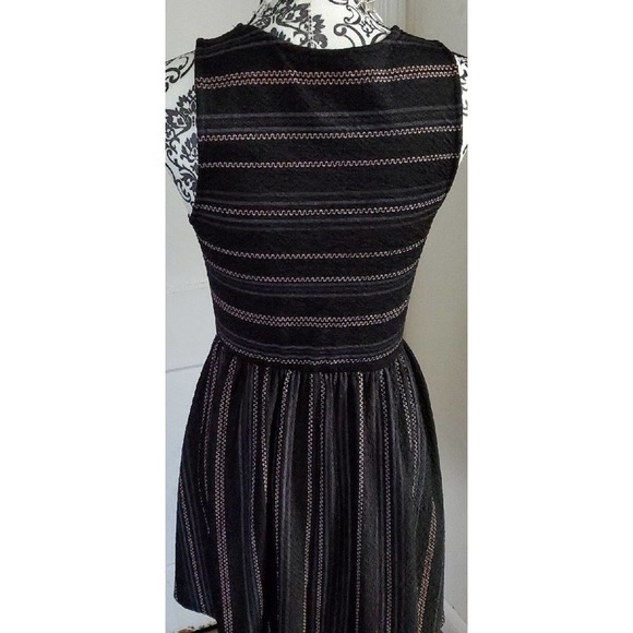 Super cute dark gray with stripes dress - Picture 3 of 4